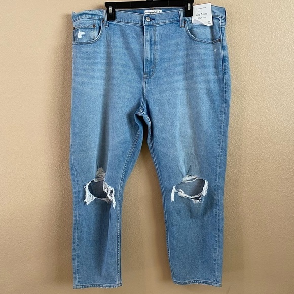 A&F Size 20R High Rise Distressed Mom Jeans Light Wash Inseam 27” Rise 13.5” New - Picture 1 of 10